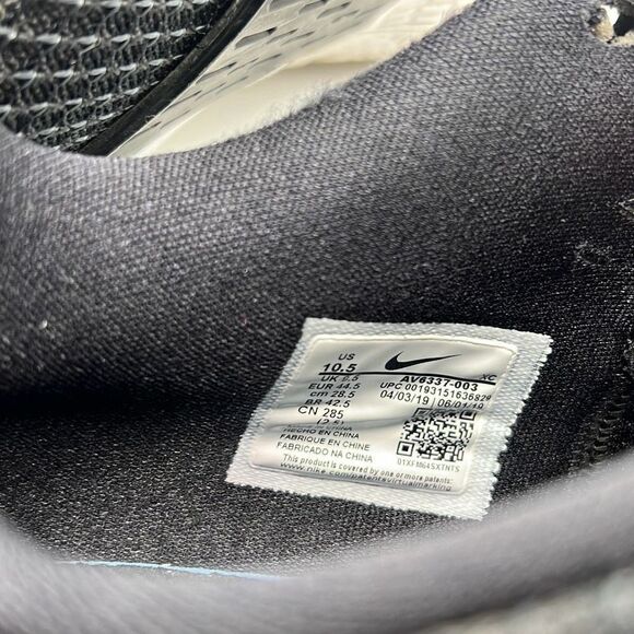 Nike Kyrie Low 2 'Black Metallic Silver’ ”AV6337-003”'- Men 10.5 - Picture 9 of 9